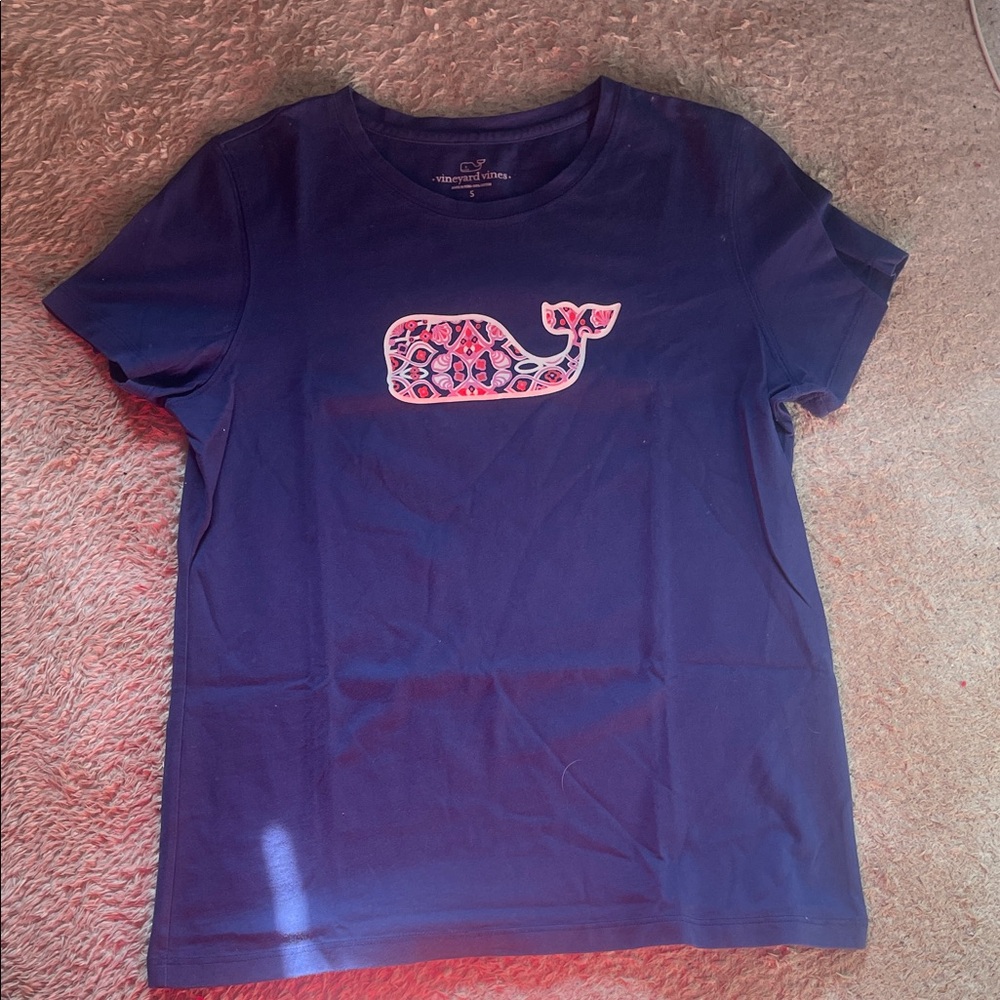 Vineyard Vines T-Shirt.